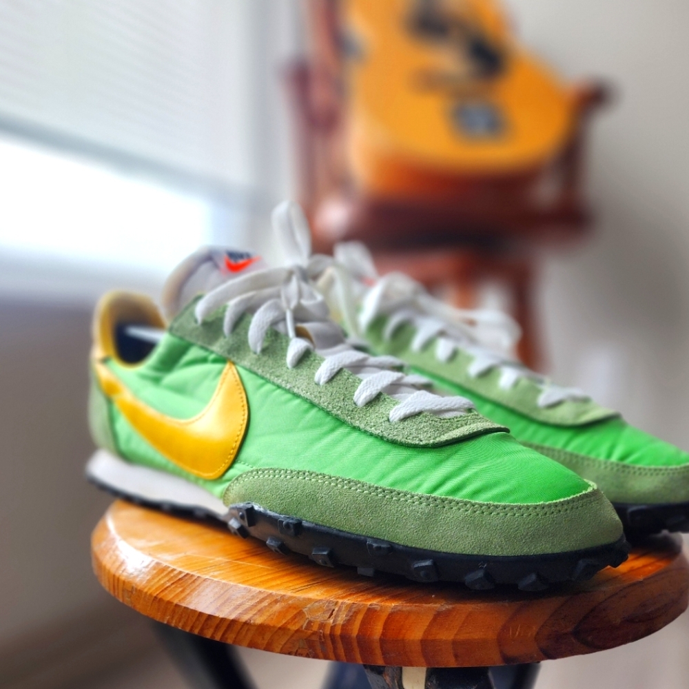 Nike waffle racer